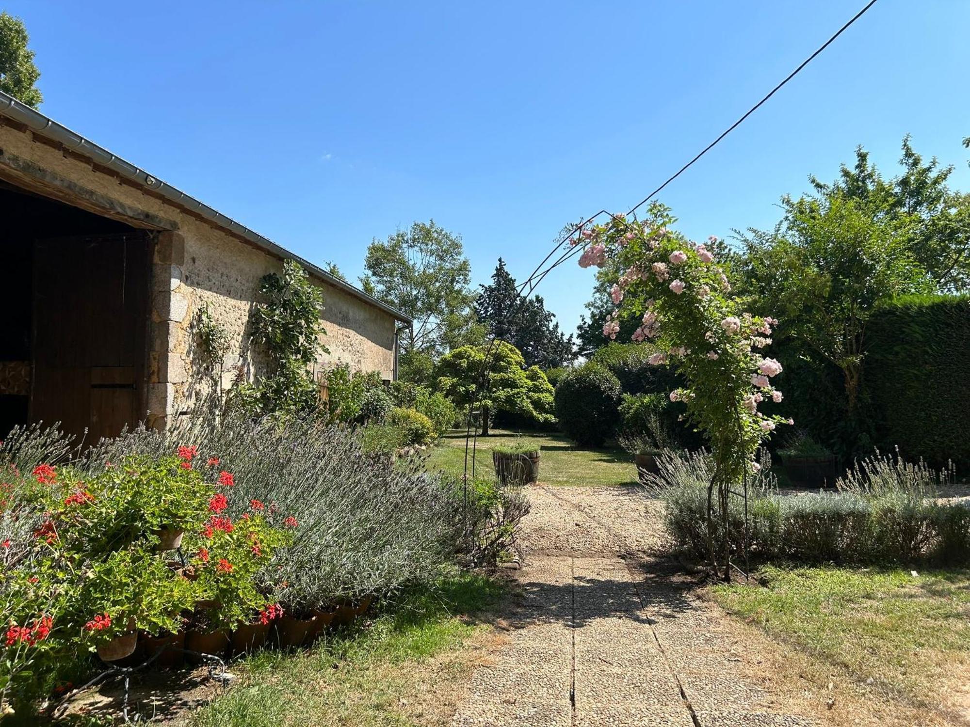 2 Chez Tabuteau Bed & Breakfast Plaisance  Exterior photo